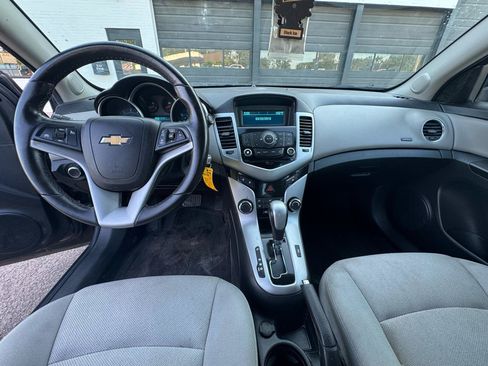 Used 2014 Chevrolet Cruze LT FWD image 13