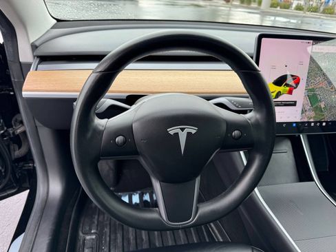 Used 2019 Tesla Model 3 Mid Range RWD image 17
