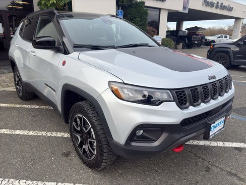 New 2026 Jeep Compass Trailhawk image 33