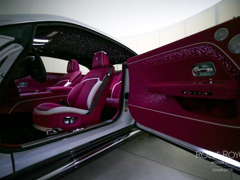 Used 2024 Rolls-Royce Spectre w/ Spectre Launch Package AWD/4WD image 32