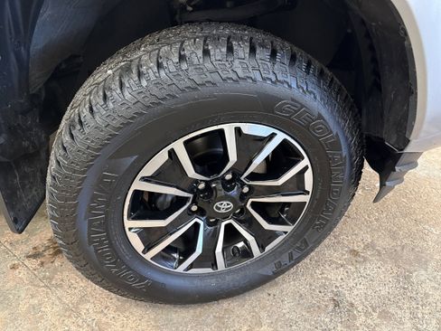 Used 2023 Toyota Tacoma TRD Sport image 23