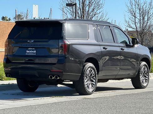 Used 2025 Chevrolet Suburban Z71 AWD/4WD image 4