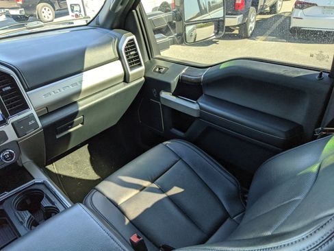 Used 2022 Ford F250 Lariat w/ Lariat Value Package image 15