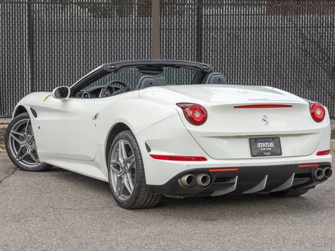 Used 2016 Ferrari California T RWD image 46