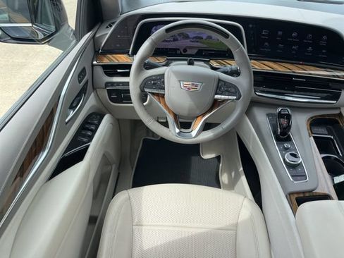 Used 2023 Cadillac Escalade ESV Premium Luxury Platinum RWD image 41