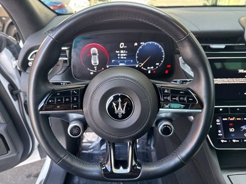 Certified 2023 Maserati Grecale GT image 12