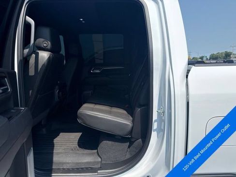 Used 2025 Chevrolet Silverado 3500 High Country w/ Technology Package AWD/4WD image 13
