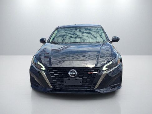 Used 2023 Nissan Altima 2.0 SR FWD image 2
