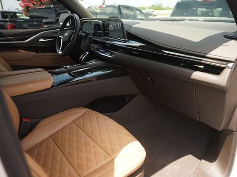 Used 2024 Cadillac Escalade ESV Premium Luxury w/ Performance Package AWD/4WD image 20