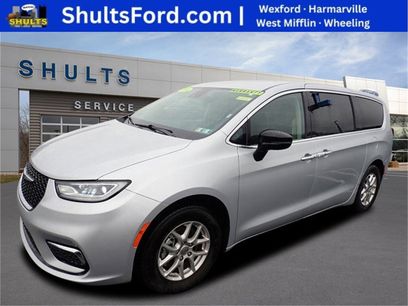 Used 2024 Chrysler Pacifica Touring-L