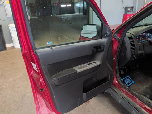Used 2011 Ford Escape XLT w/ 203A Rapid Spec Order Code FWD image 22