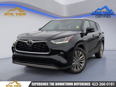 Used 2024 Toyota Highlander Platinum image 1