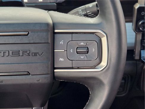 Used 2025 GMC Hummer EV 2X w/ LPO, Roof Cross Rail Package AWD/4WD image 27