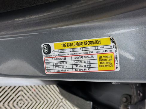 Used 2023 Chevrolet Traverse Premier w/ LPO, Floor Liner Package AWD/4WD image 41