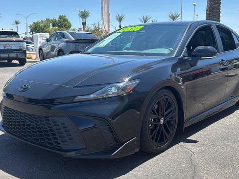 Used 2026 Toyota Camry SE FWD image 4