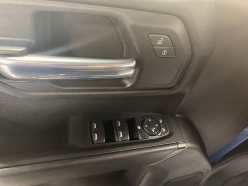 Certified 2022 Chevrolet Silverado 1500 Custom image 19