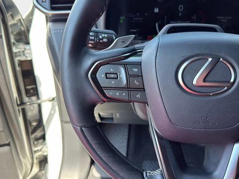 Used 2025 Lexus LX 700h Luxury w/ Appearance Package AWD/4WD image 32