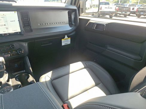 New 2025 Ford Bronco Badlands image 11