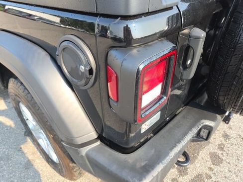 Used 2021 Jeep Wrangler Sport AWD/4WD image 13