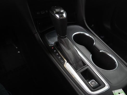 Used 2019 Chevrolet Equinox LT w/ Sun & Navigation Package image 22