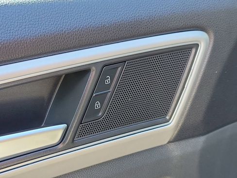 Used 2019 Volkswagen Atlas SE image 19