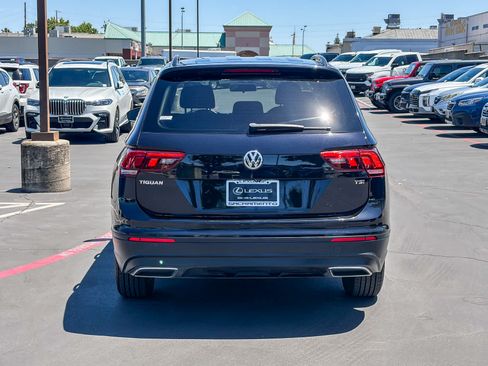 Used 2018 Volkswagen Tiguan S FWD image 3