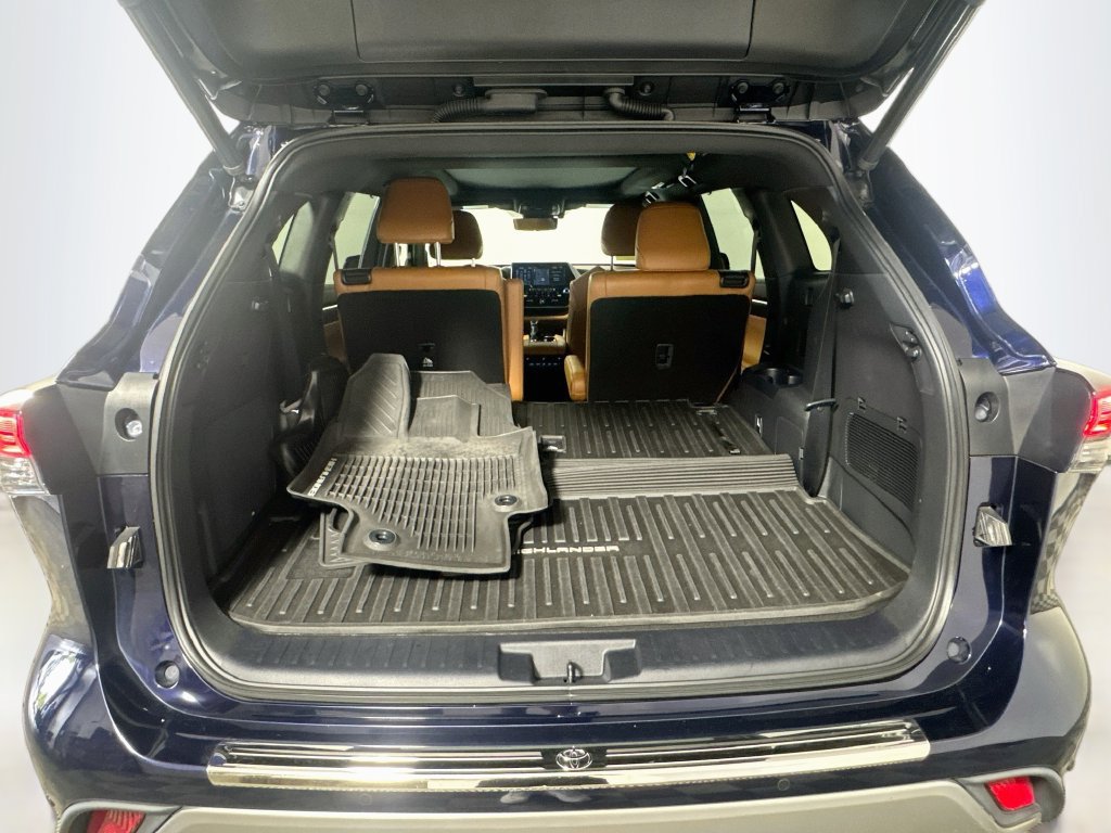 Used 2020 Toyota Highlander Platinum AWD/4WD image 26