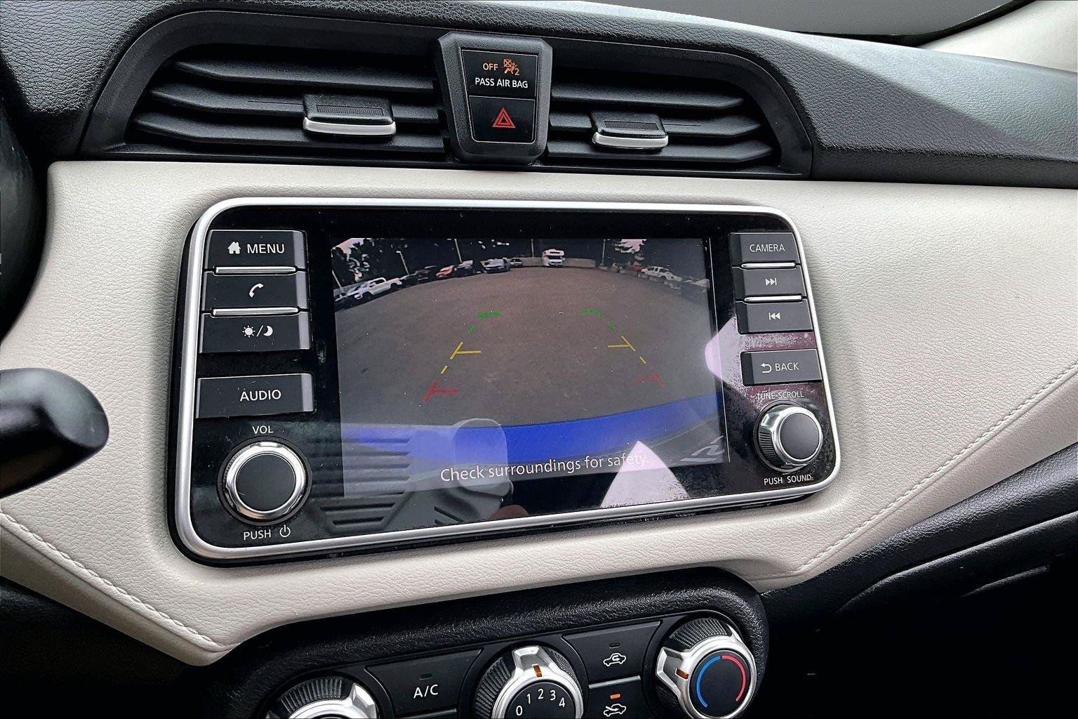 Used 2021 Nissan Versa SV FWD image 14
