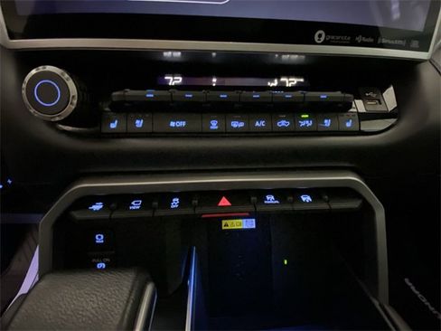 Used 2023 Toyota Tundra Platinum w/ Advanced Package image 19