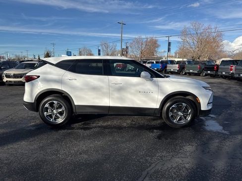 Used 2025 Chevrolet Blazer LT image 8