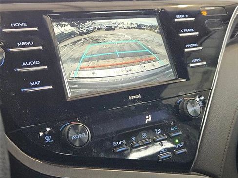 Used 2020 Toyota Camry LE image 11