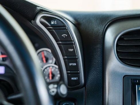 Used 2006 Chevrolet Corvette Coupe w/ Preferred Equipment Group image 62