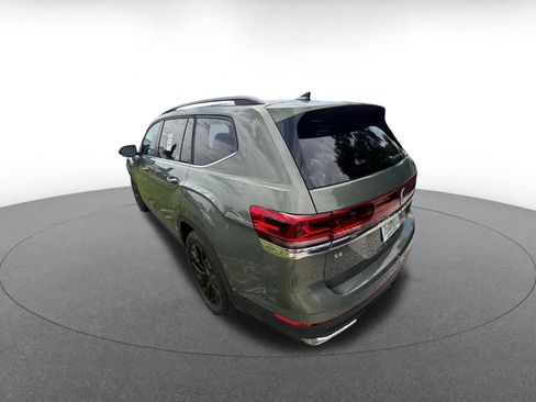 Used 2026 Volkswagen Atlas SE FWD image 14