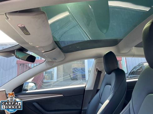 Used 2022 Tesla Model 3 Long Range AWD/4WD image 19