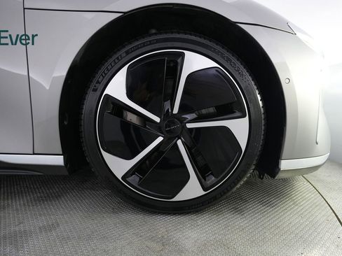 Used 2023 Lucid Air Touring image 19