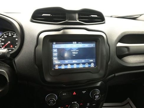 Used 2018 Jeep Renegade Trailhawk w/ Cold Weather Group II AWD/4WD image 46