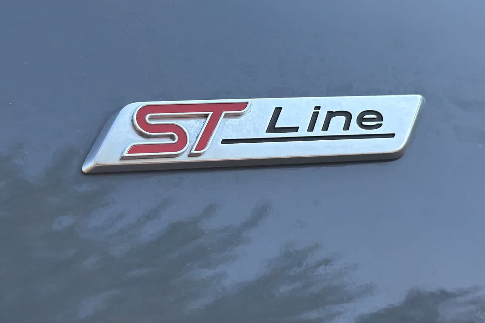 Used 2025 Ford Escape ST-Line Select AWD/4WD image 12