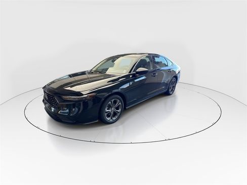Used 2023 Honda Accord EX image 4