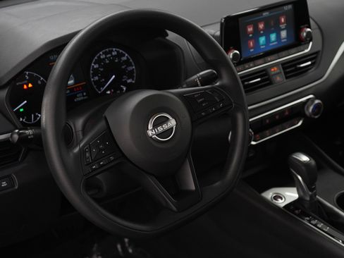 Used 2024 Nissan Altima 2.5 S image 19