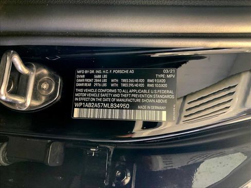 Certified 2021 Porsche Macan S AWD/4WD image 36