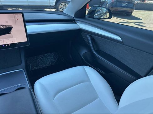 Used 2023 Tesla Model 3 Standard Range image 18