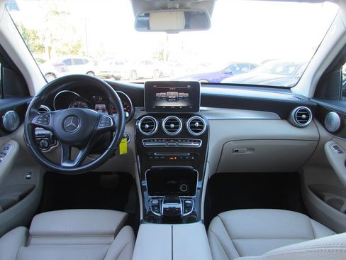 Used 2017 Mercedes-Benz GLC 300 4MATIC image 31