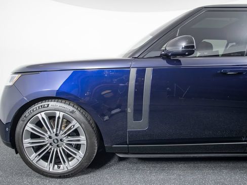 Used 2023 Land Rover Range Rover SE AWD/4WD image 14