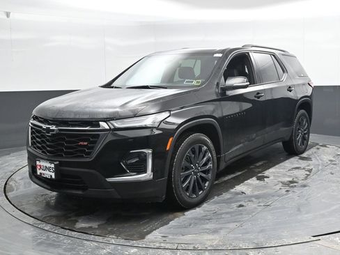 Used 2023 Chevrolet Traverse RS image 6