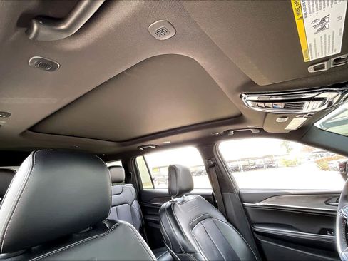 Used 2023 Jeep Grand Cherokee L Overland image 13