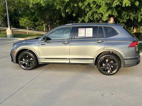 Certified 2024 Volkswagen Tiguan SE R-Line w/ MDO Package, Three-Row image 7