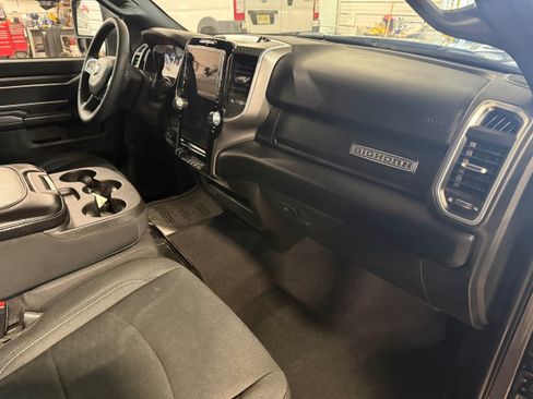 Used 2025 RAM 2500 Big Horn AWD/4WD image 9