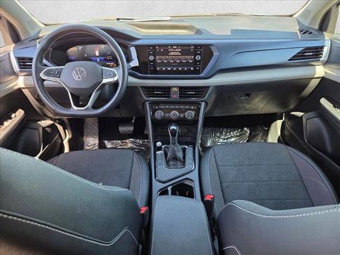 Used 2024 Volkswagen Taos SE image 17