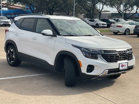 Used 2025 Kia Seltos S image 4