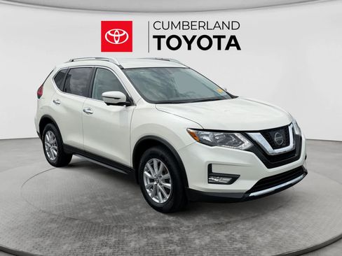 Used 2017 Nissan Rogue SV w/ SV Premium Package FWD image 7